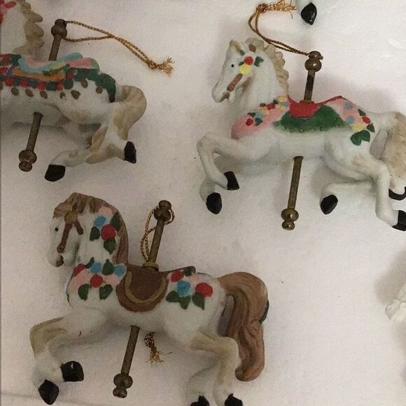 Vintage set of carousel horse, one rocking horse statue, nine carousel horse orn - Picture 7 of 7